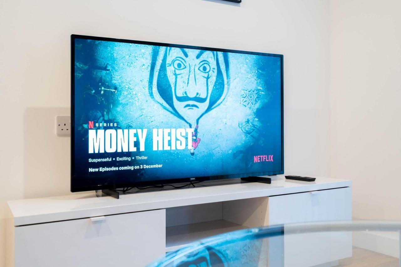 Maevela Apartments - Luxury Broad St Apartment - 2 Bed, 2 Bath - City Centre/Cube/Mailbox - With Underground Parking ✓- L Shape Sofa, Large 50 Inch Smart Tv With Free Netflix & Wifi Birmingham Zewnętrze zdjęcie